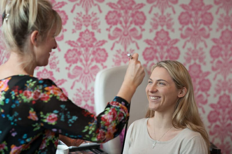 bridal make-up artist